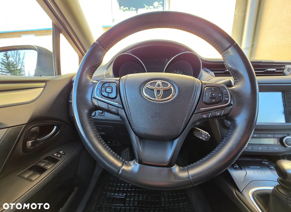 Toyota Avensis 2.0 D-4D Premium - 9