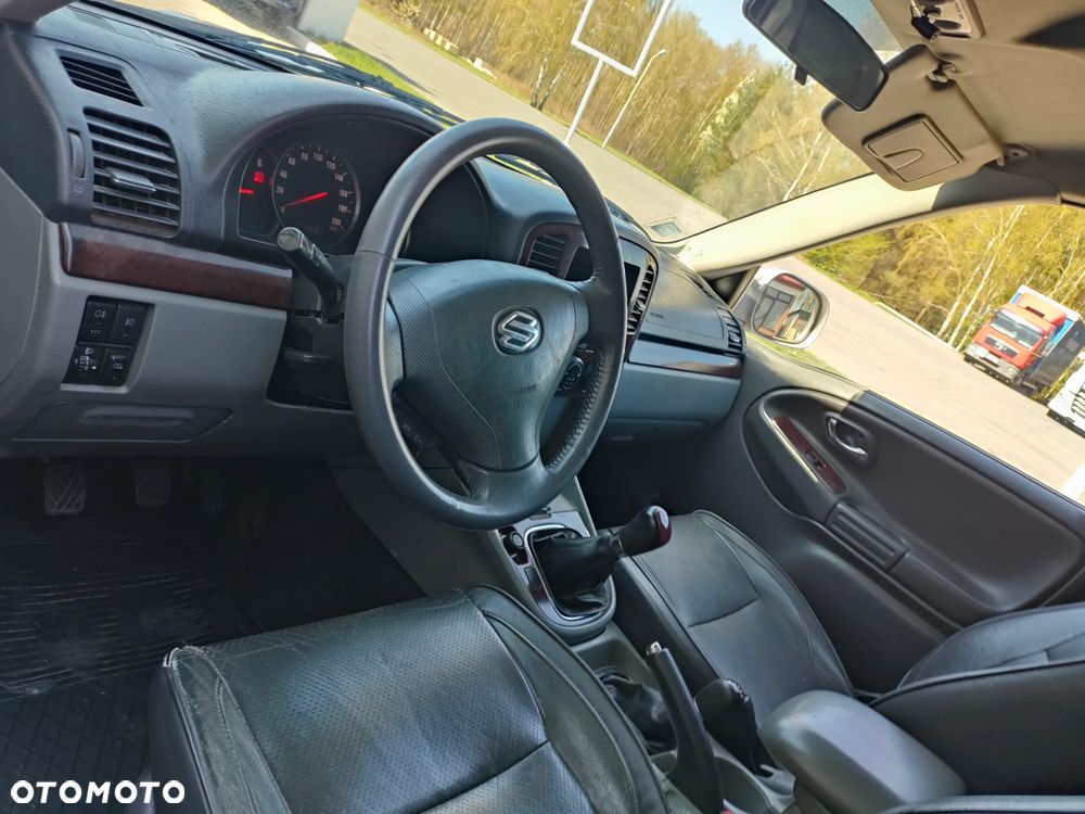 Suzuki Grand Vitara - 11