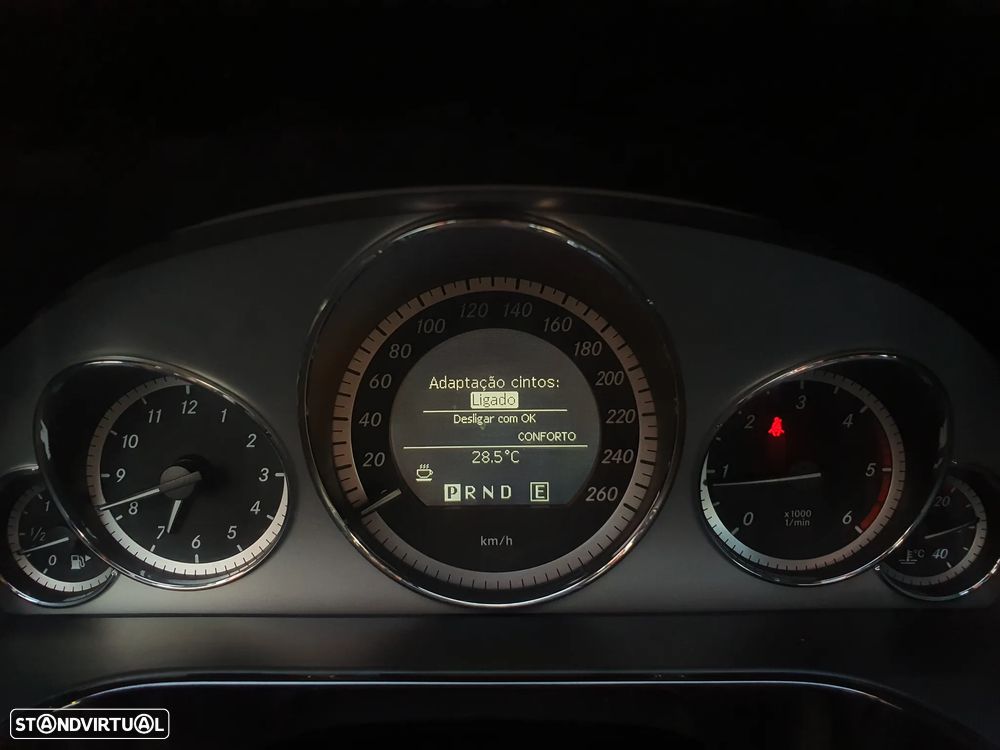 Mercedes-Benz E 250 CDI Avantgarde BE Auto. - 27