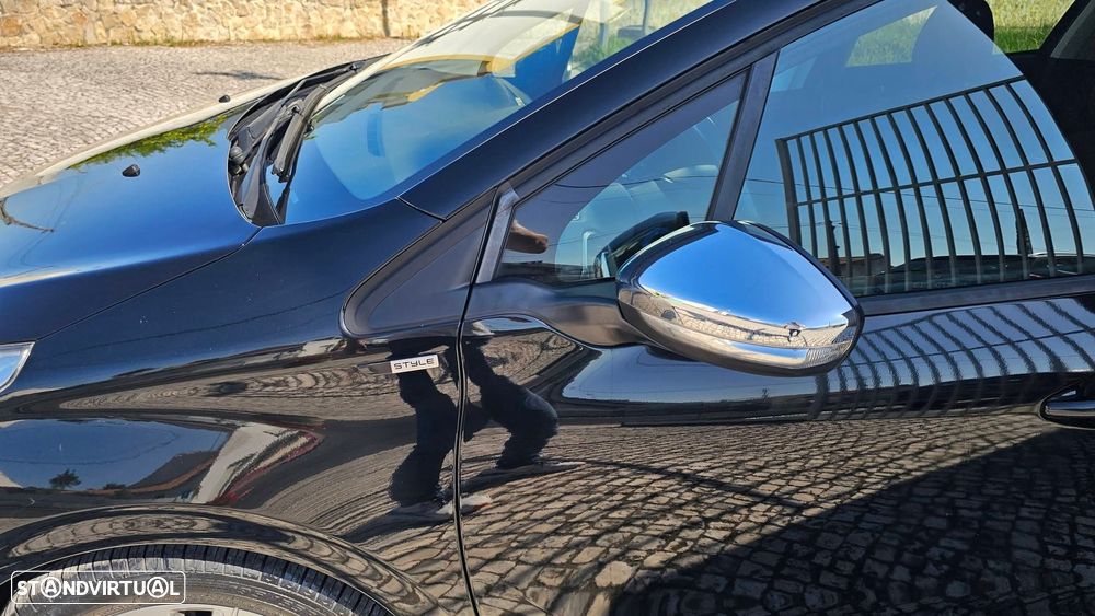 Peugeot 208 1.2 VTi SE Style - 9