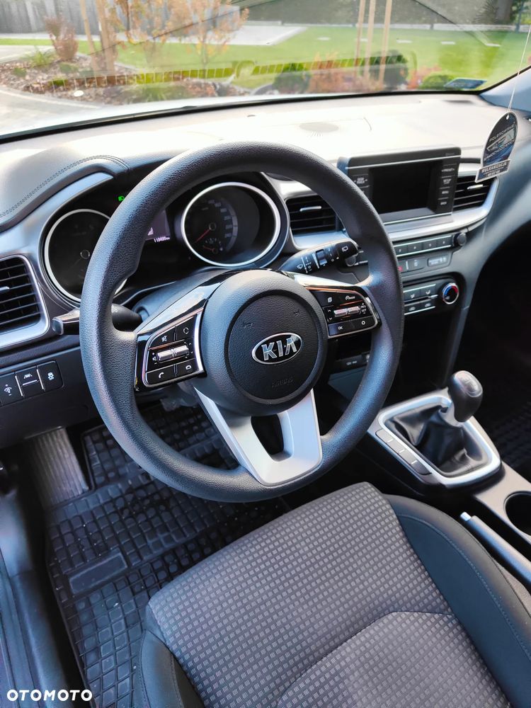 Kia Ceed - 8