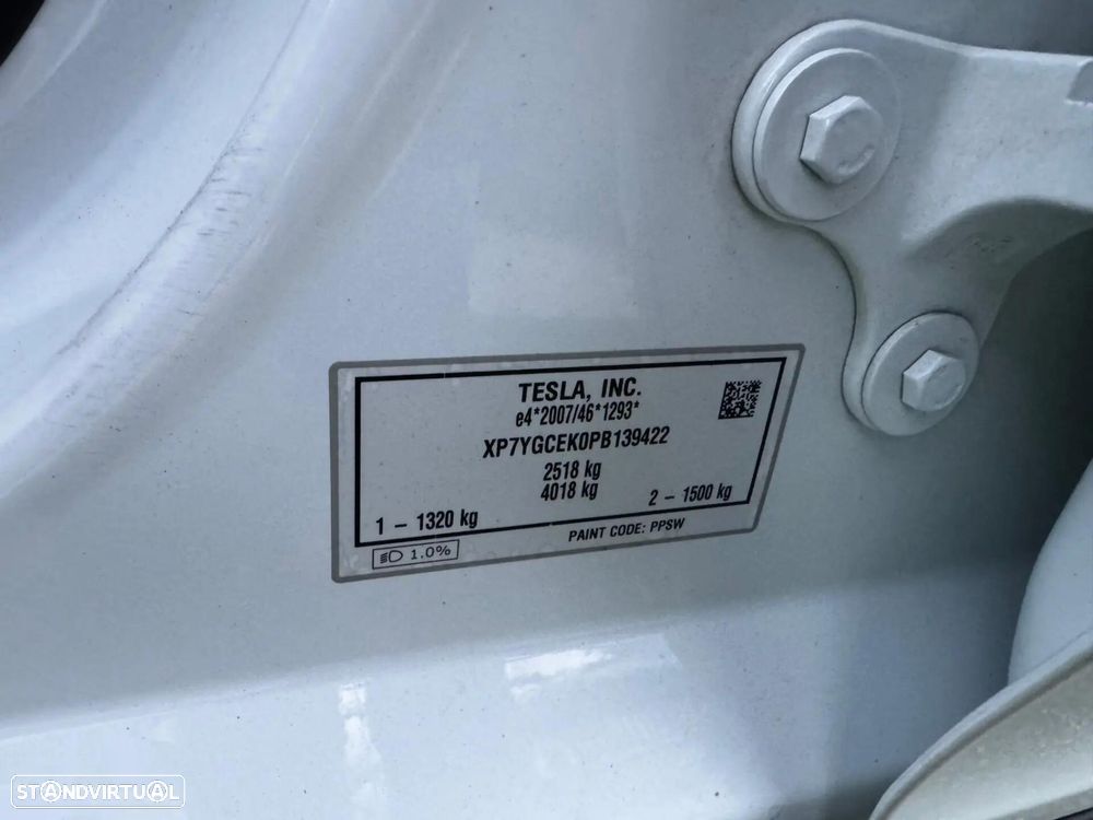 Tesla Model Y Long Range Dual Motor AWD - 28