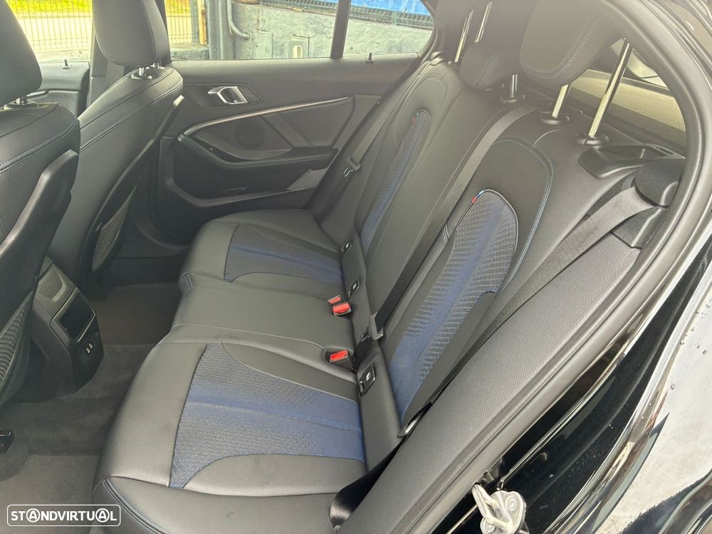 BMW 116 d Pack Desportivo M Auto - 25