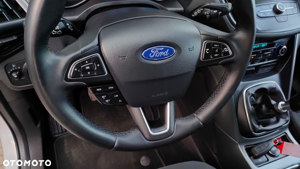 Ford Kuga - 12