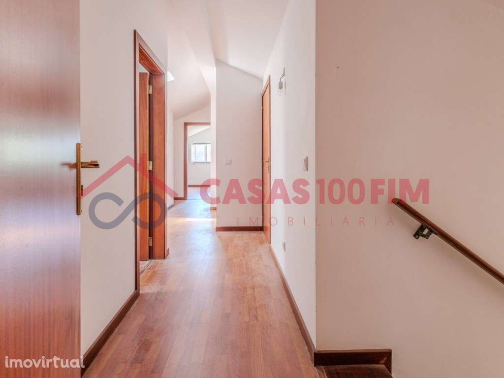 Moradia T18 com projeto para 24 estúdios - Azoia, Leiria - Grande imagem: 4/17