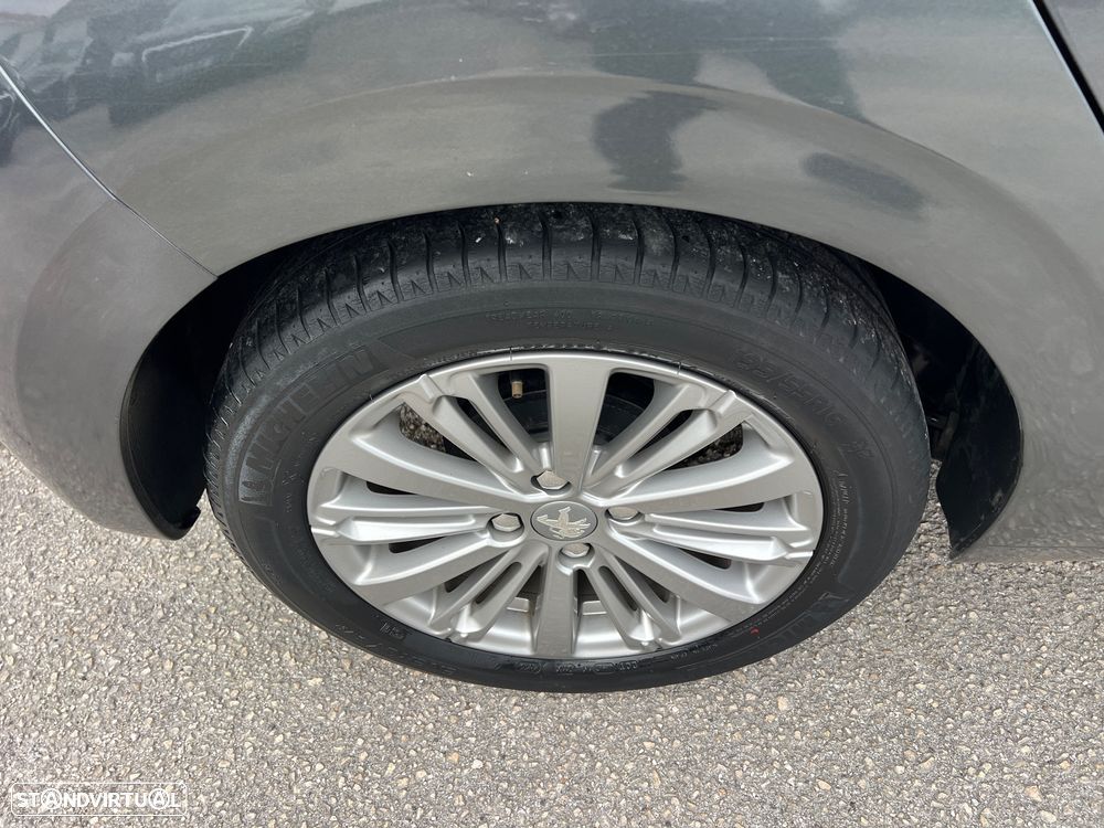 Peugeot 208 1.2 PureTech Active - 38