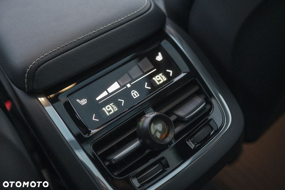 Volvo XC 60 B5 B AWD Ultimate Black Edition - 29