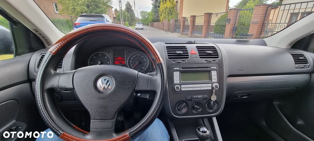 Volkswagen Jetta - 13