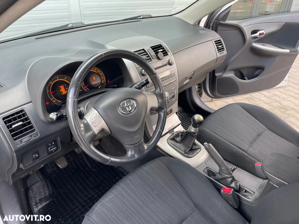 Toyota Corolla 1.4 D-4D Sedan Terra - 18