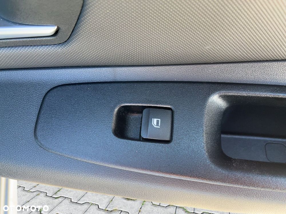 Hyundai Elantra 1.6 Smart CVT - 18