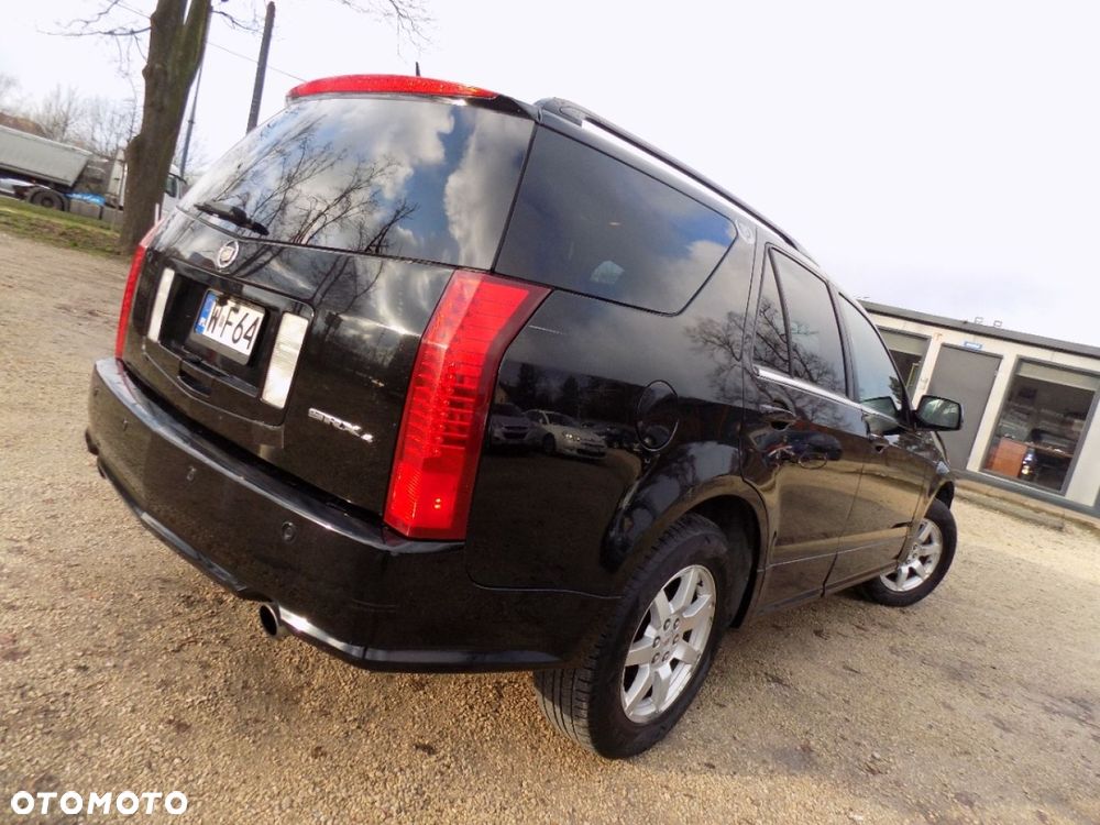 Cadillac SRX - 24