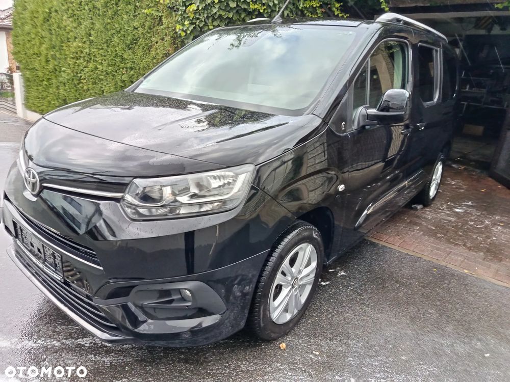 Toyota Proace City Verso 1.5 D-4D L2 Team Deutschland 7-Sitzer - 1