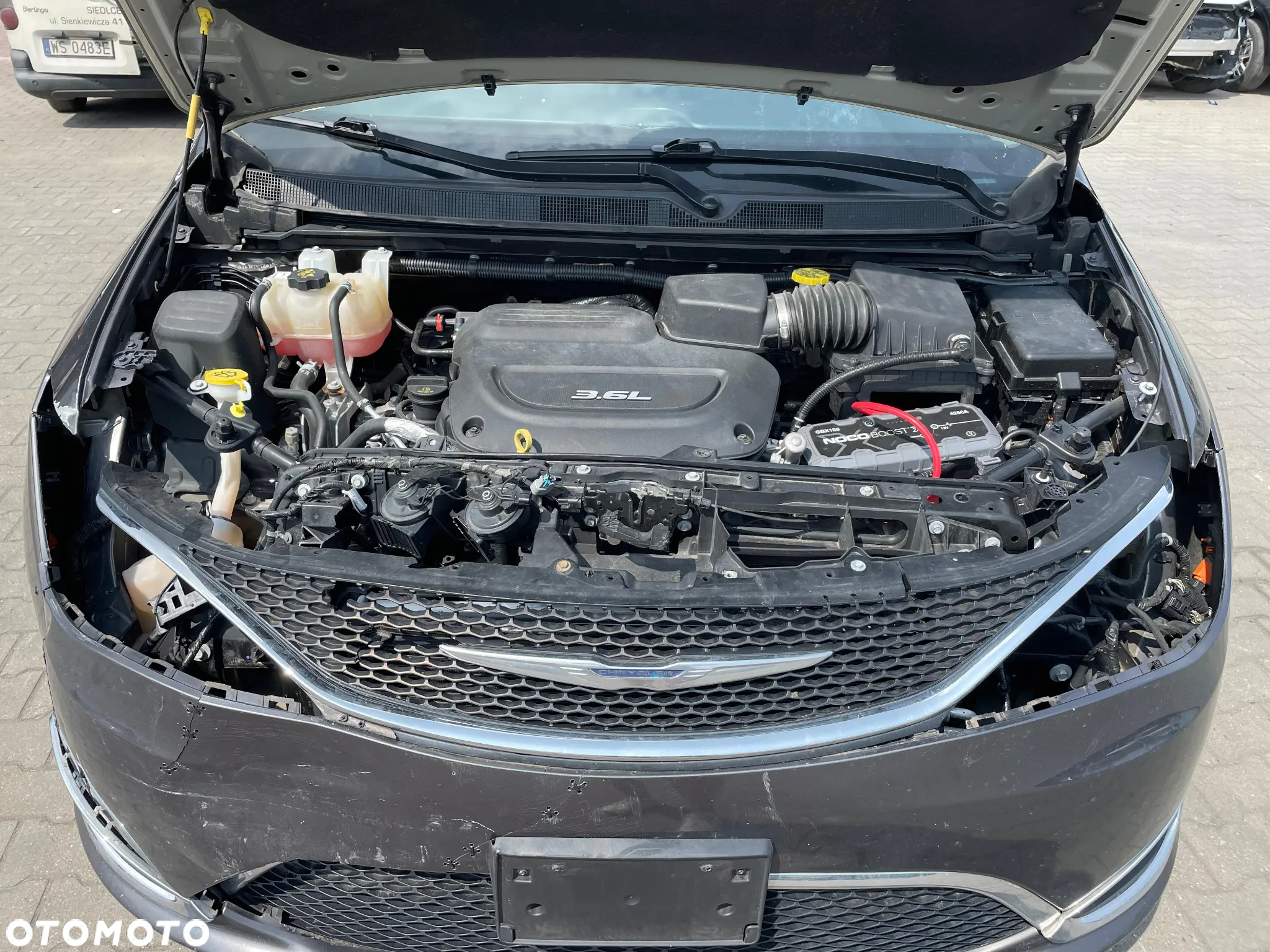 Chrysler Pacifica - 10