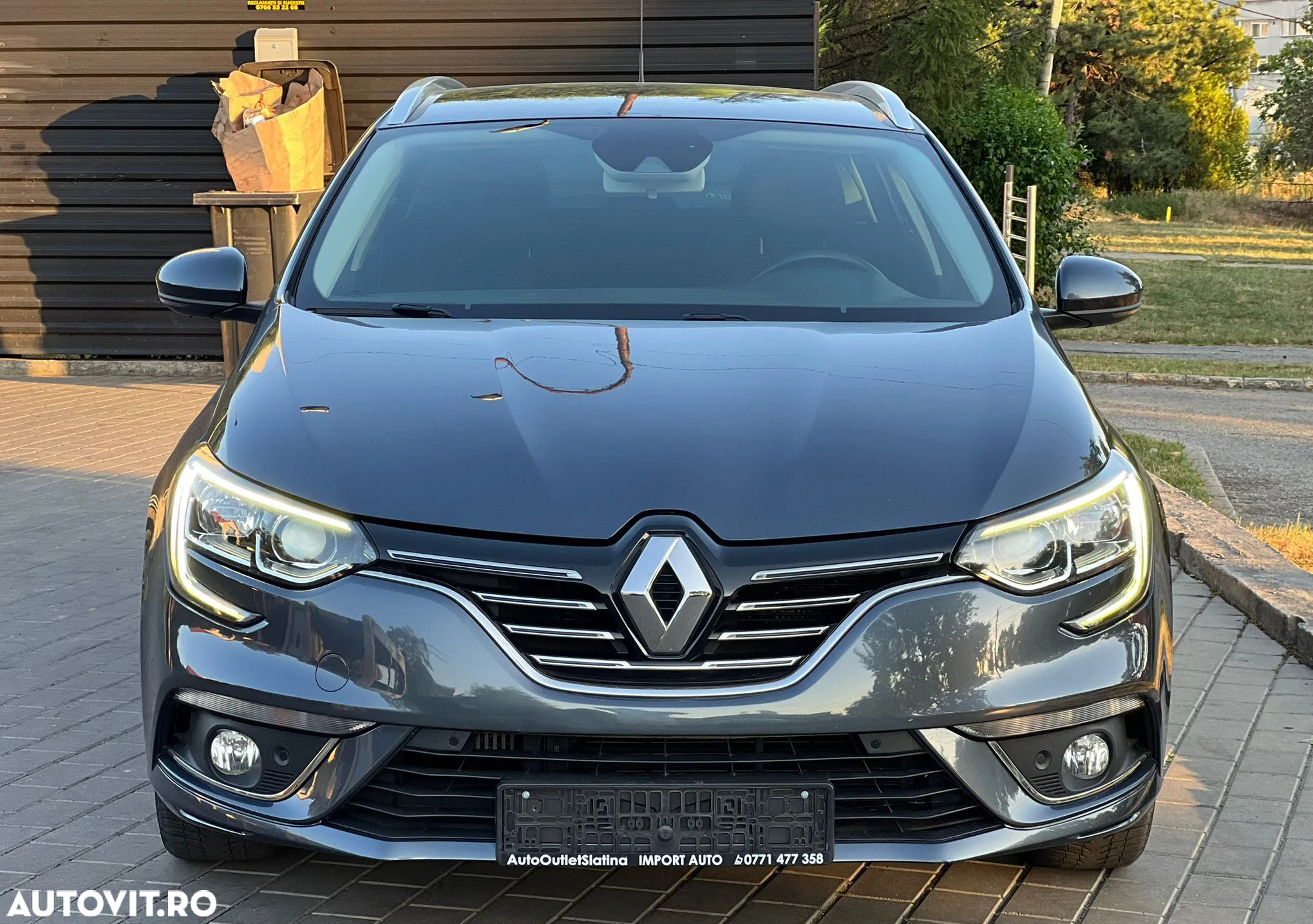 Renault Megane TCe GPF Intens - 12