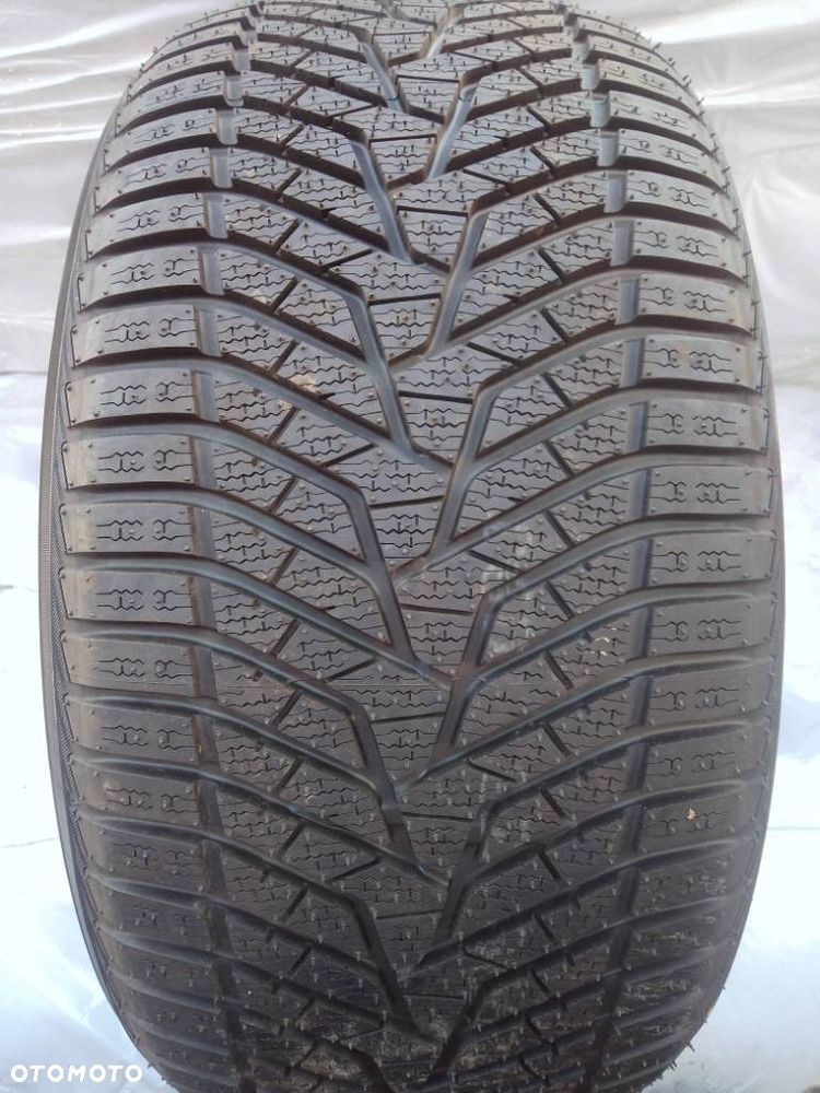 Yokohama Bluearth Winter V905 295/40 R21 111V 2025 - 1