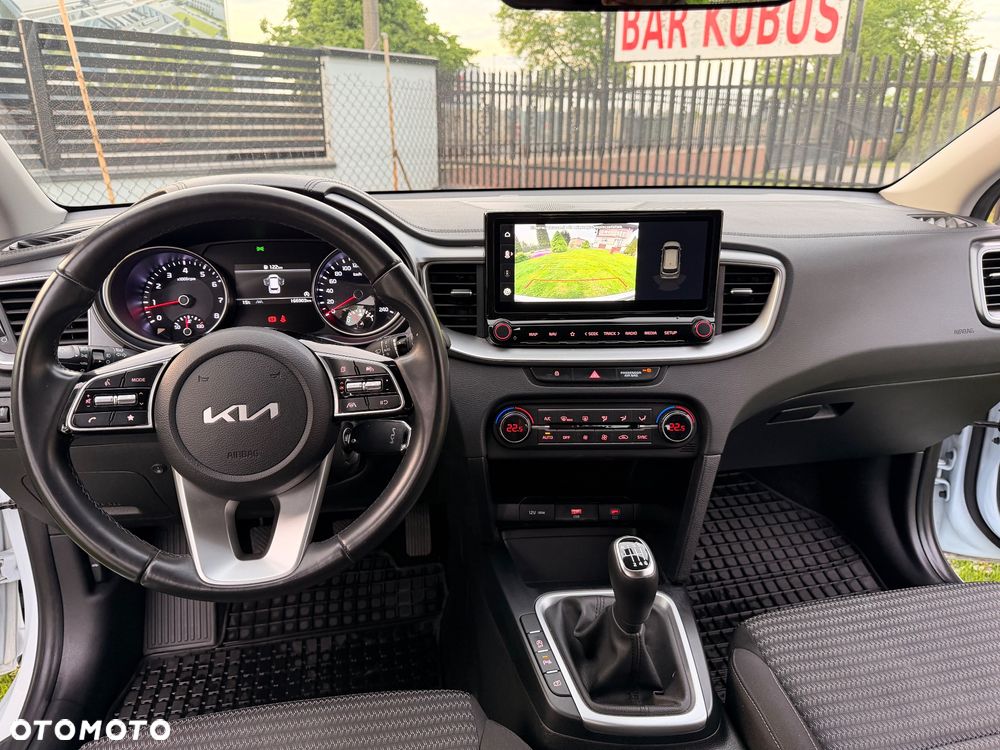 Kia Ceed 1.5 T-GDI M - 12