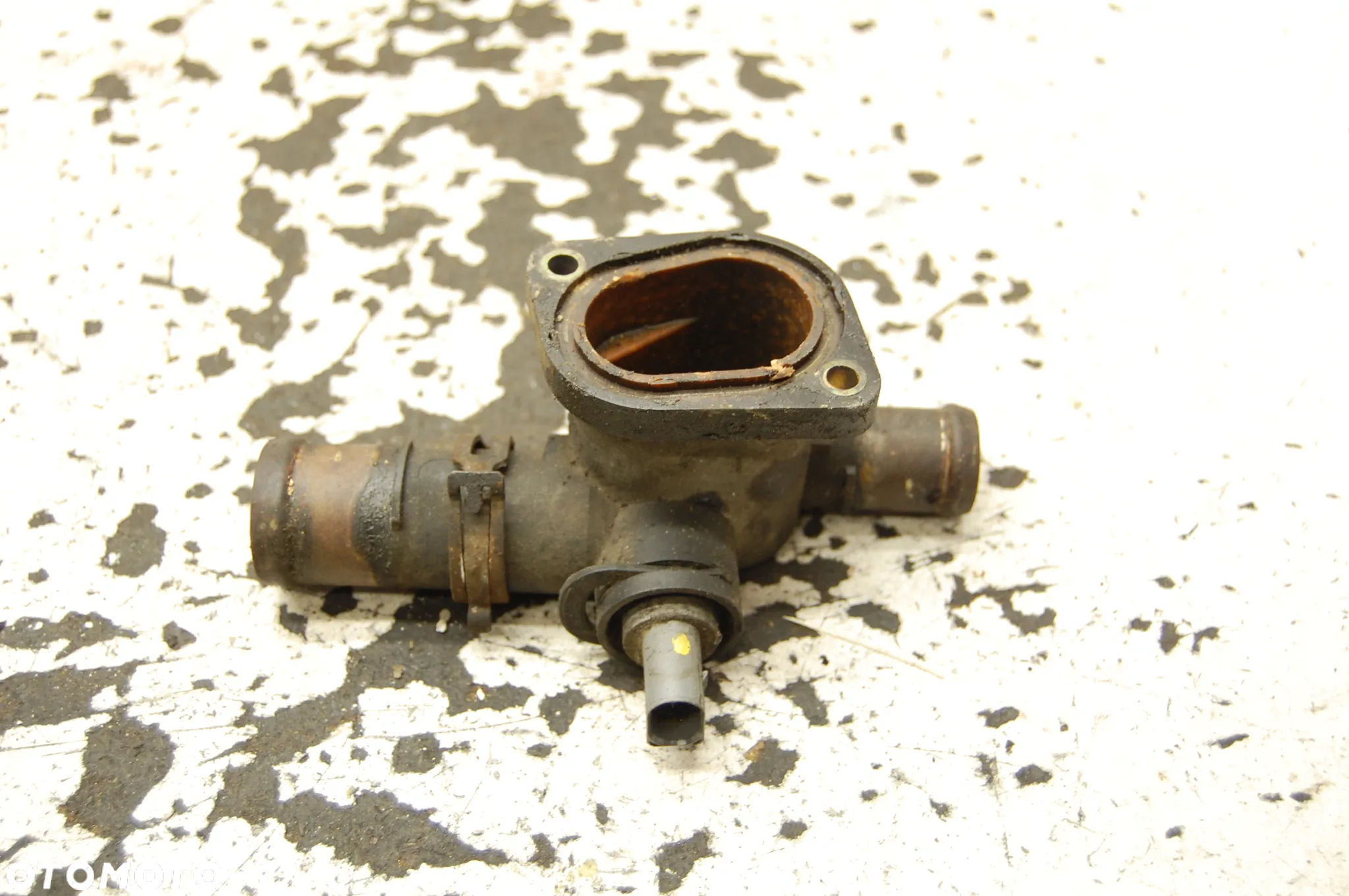 KRÓCIEC WODY OBUDOWA 06A121133AL SEAT LEON II 1.6 AUDI A3 8P 1.6 MPI - 2