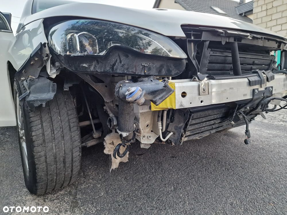 Peugeot 308 PureTech 130 GPF EAT8 Stop & Start Allure Pack - 25