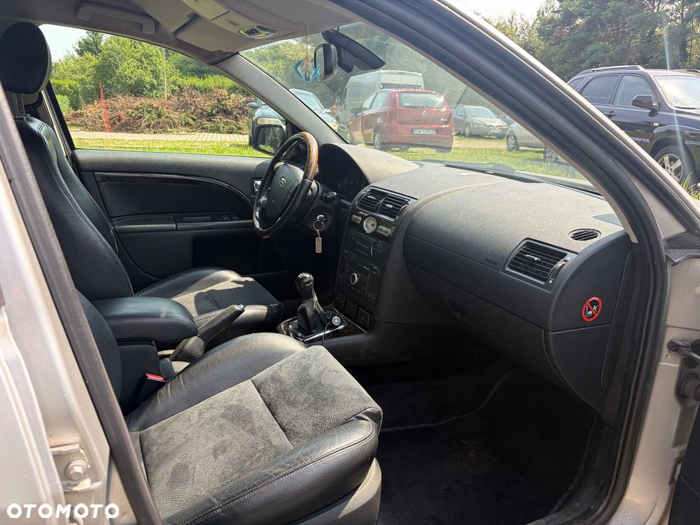 Ford Mondeo 1.8 SCi Ghia - 15