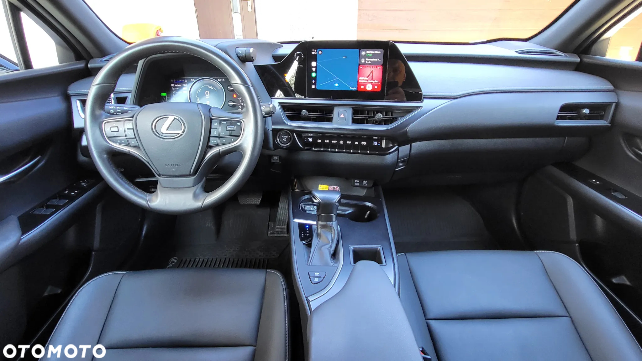 Lexus UX 250h GPF Business AWD - 18