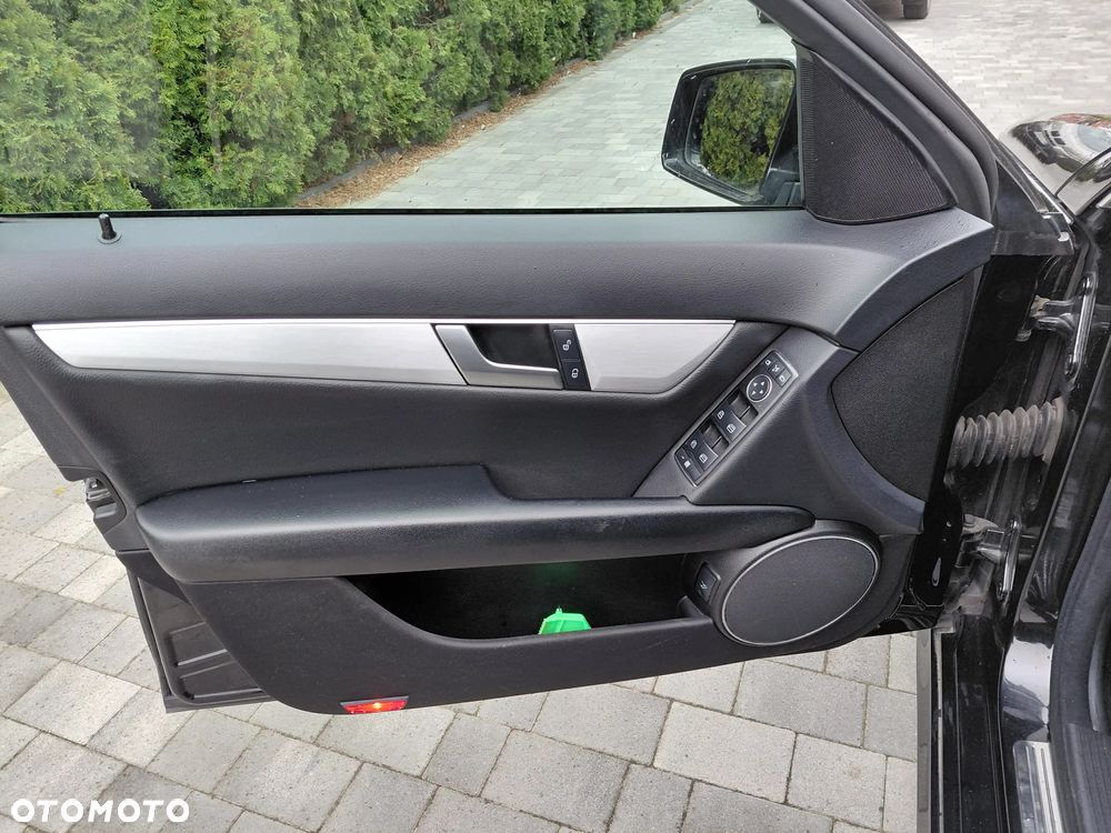 Mercedes-Benz Klasa C 180 BlueEFFICIENCY - 7