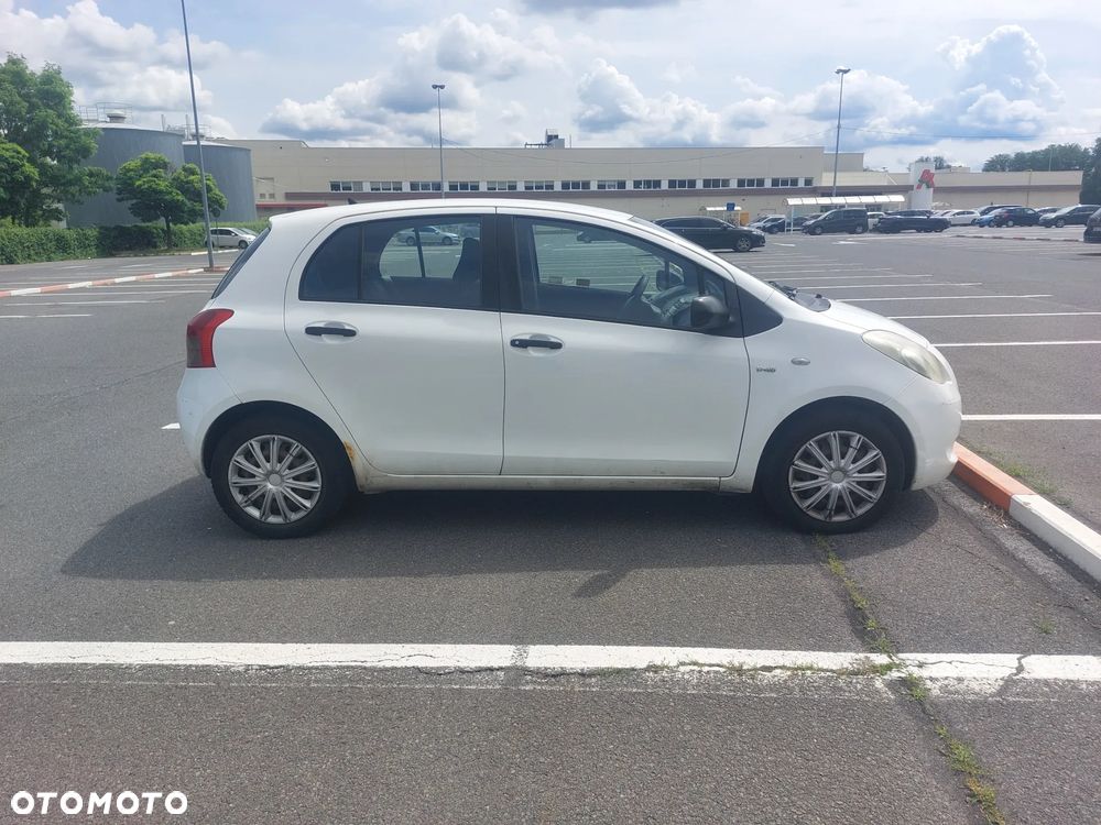 Toyota Yaris 1.4 D-4D Terra A/C - 8