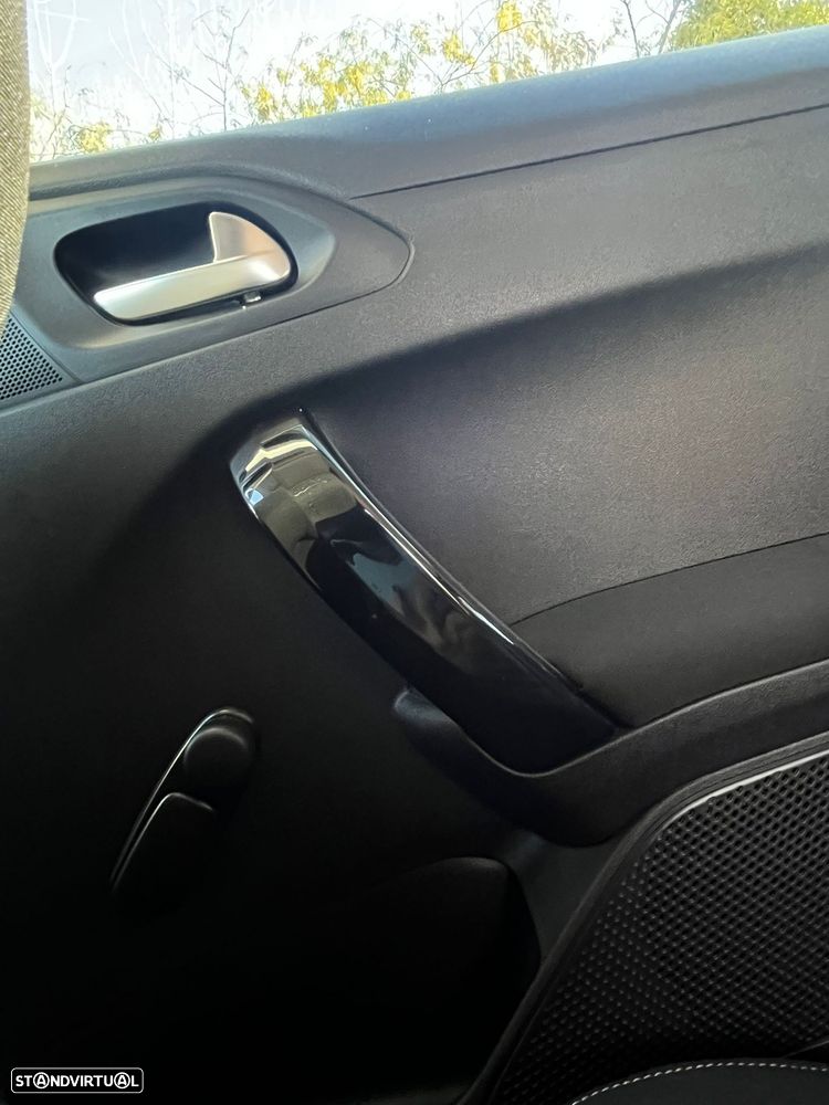 Peugeot 208 1.2 PureTech Active - 21