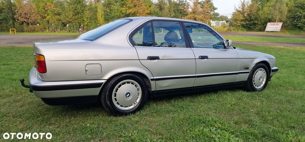 BMW Seria 5 520i - 22