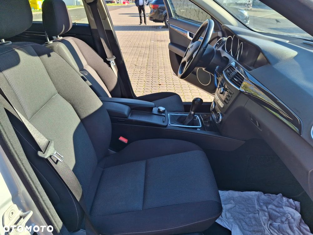 Mercedes-Benz Klasa C 220 CDI BlueEff Edition Elegance - 13