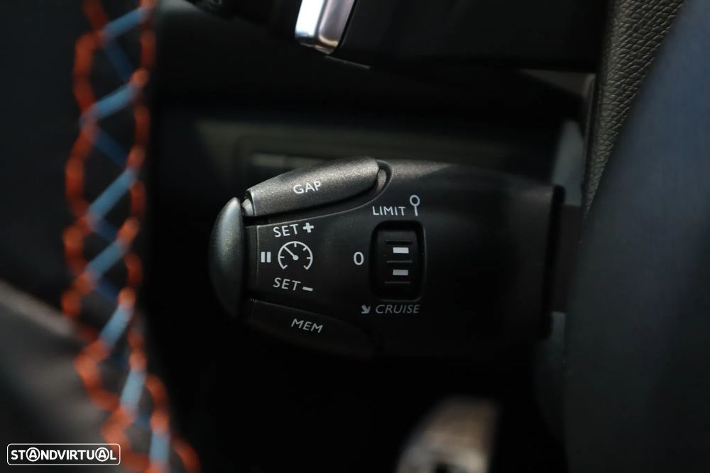 Peugeot 308 1.2 PureTech Allure Full LED EAT8 - 18
