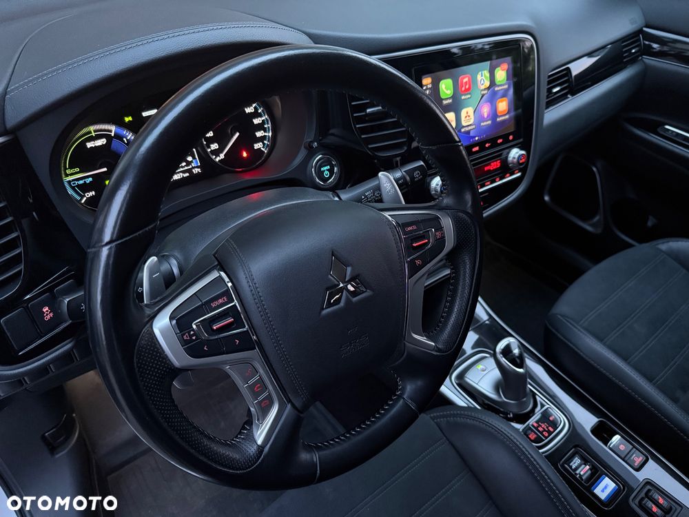 Mitsubishi Outlander - 11