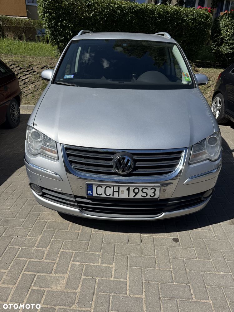 Volkswagen Touran - 1