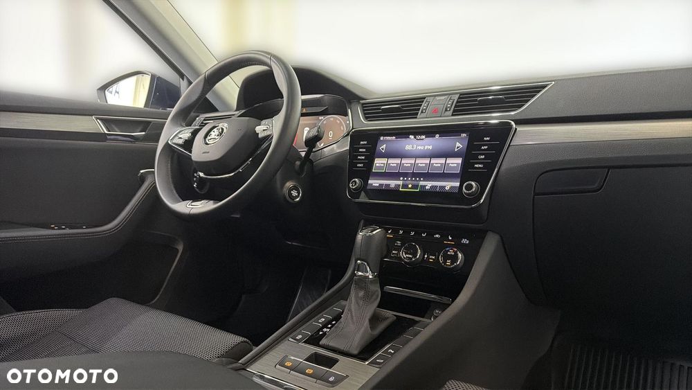 Skoda Superb 2.0 TDI SCR Style DSG - 33