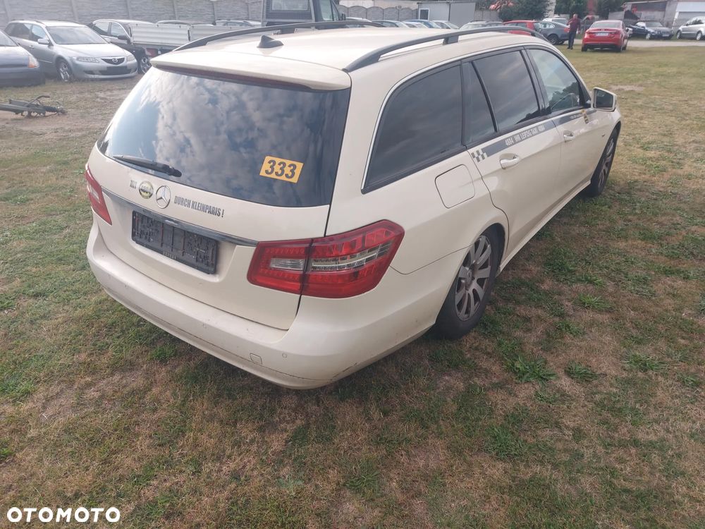 Mercedes-Benz Klasa E 200 T CDI 7G-TRONIC Elegance - 4
