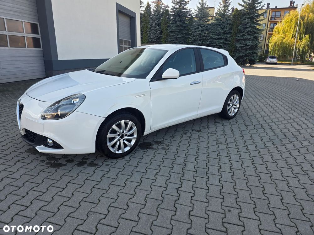 Alfa Romeo Giulietta 2018 photo 2