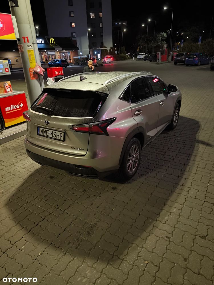 Lexus NX 300h Elite AWD - 9