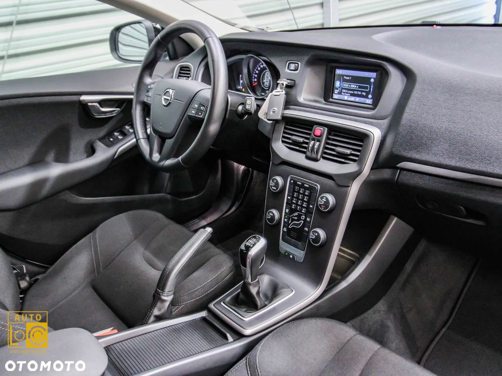 Volvo V40 T3 Drive-E Momentum - 15