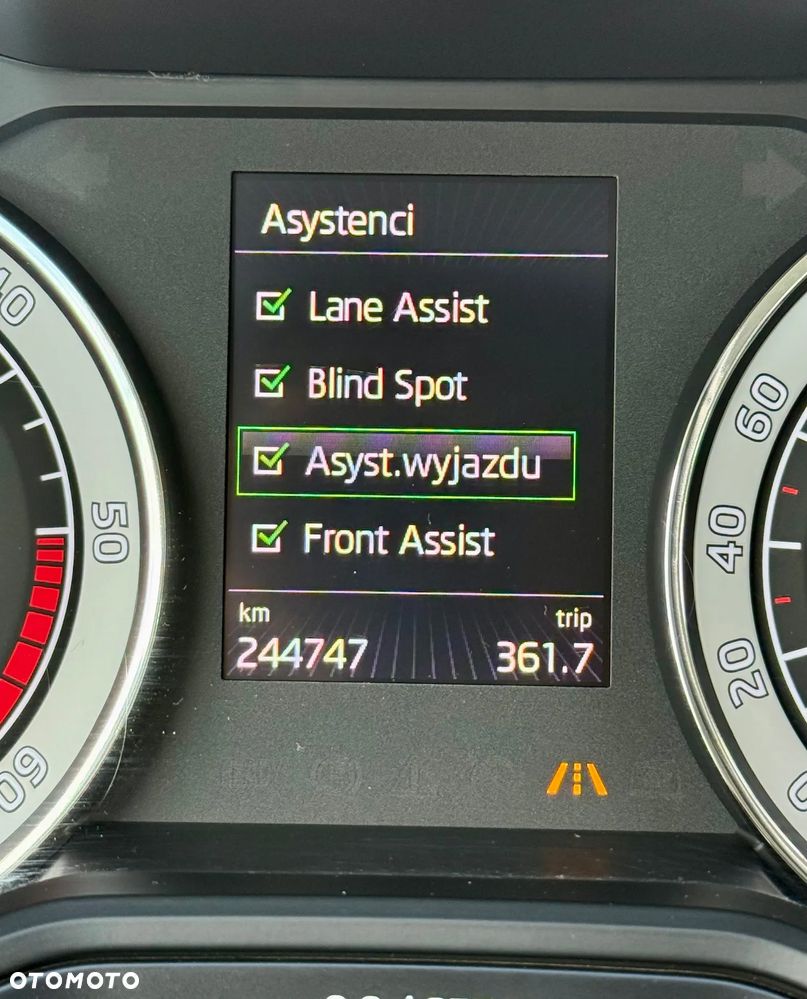 Skoda Superb 2.0 TDI L&K - 8