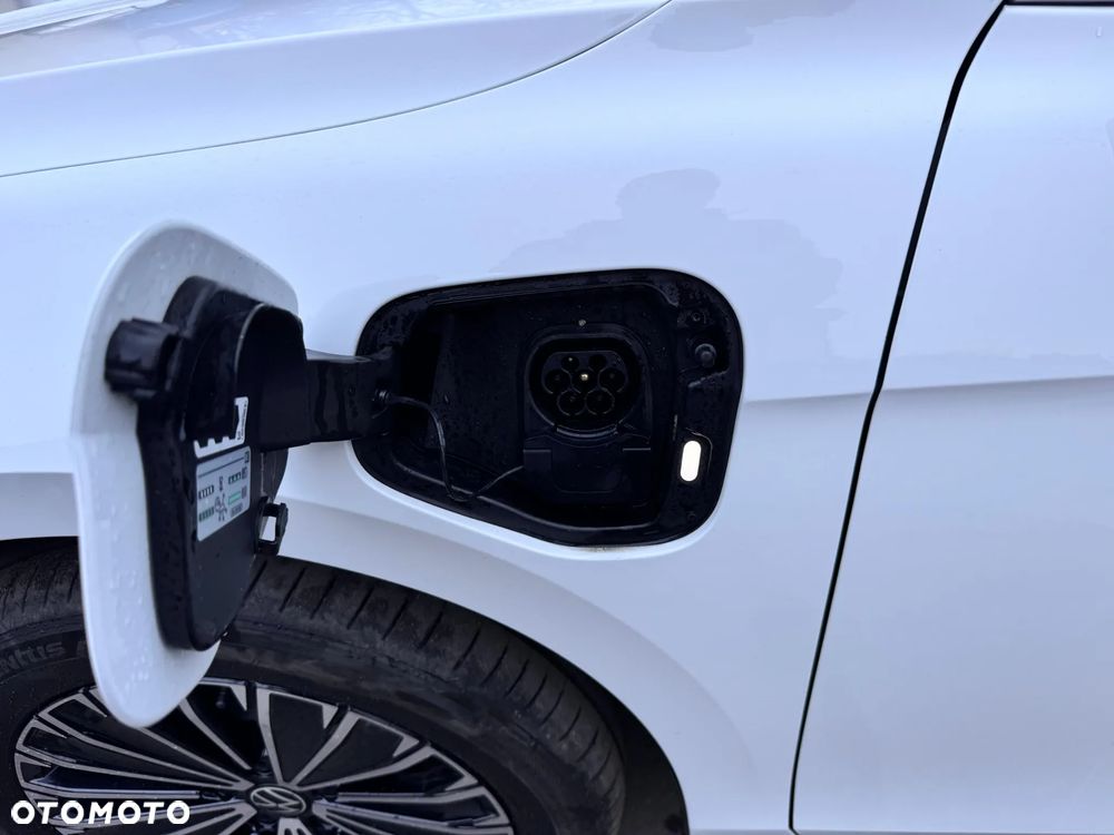 Volkswagen Passat - 24