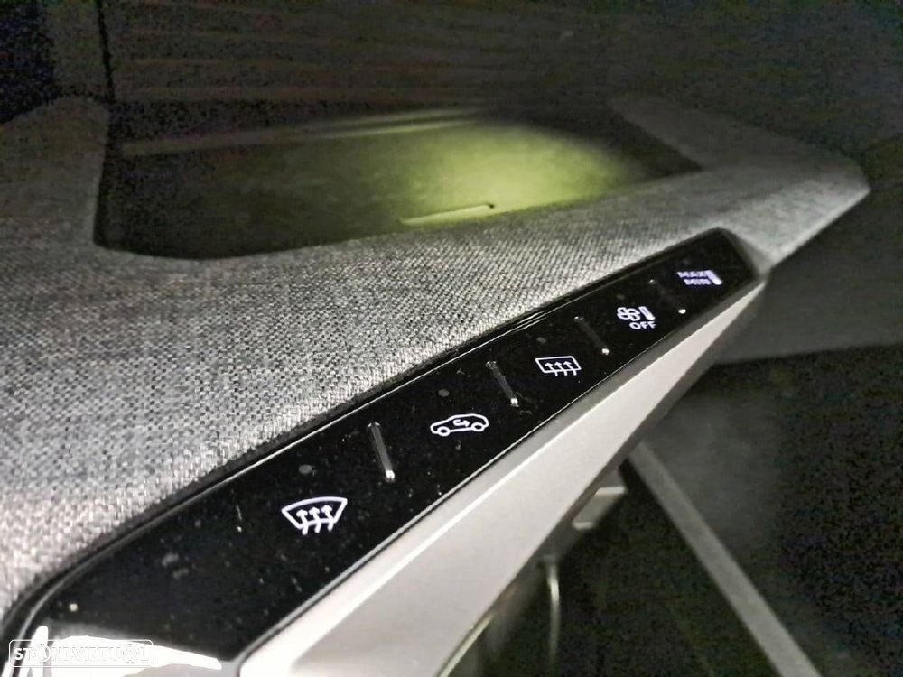 Peugeot 5008 1.2 Hybrid Allure e-DCS6 - 22