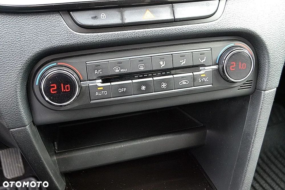 Kia XCeed 1.6 CRDi LAUNCH EDITION - 21