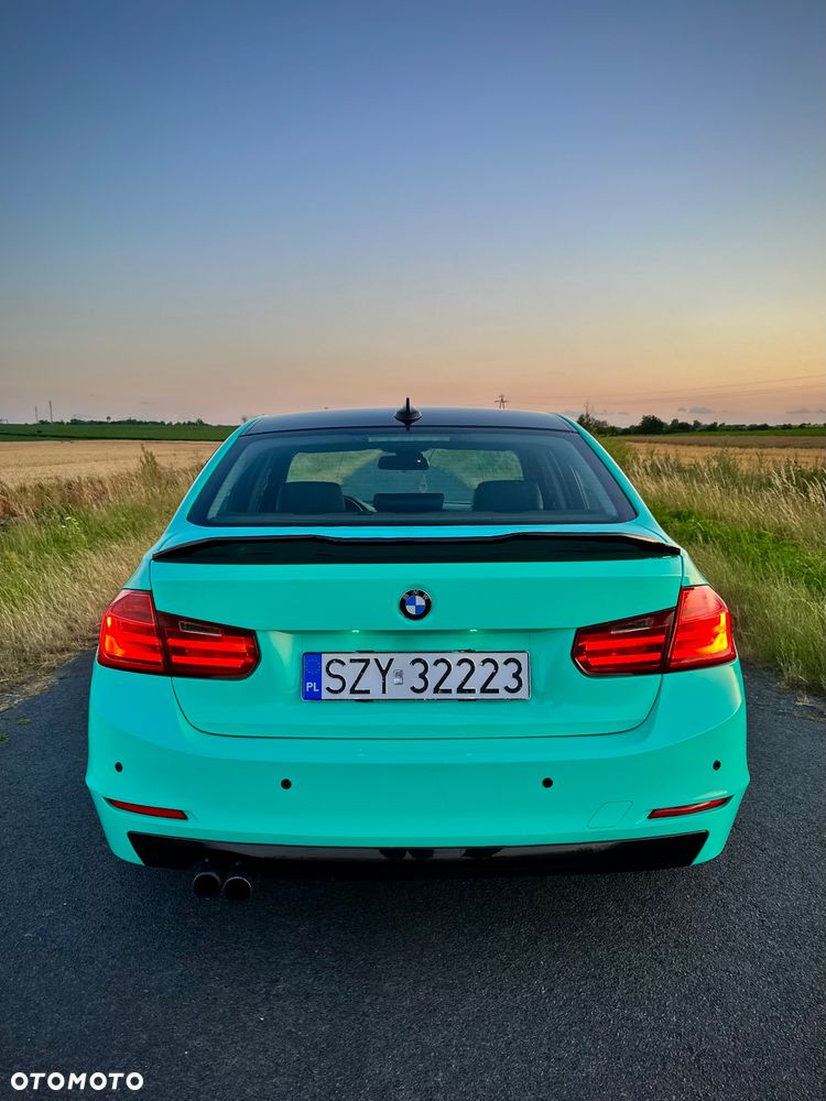 BMW Seria 3 328i - 6
