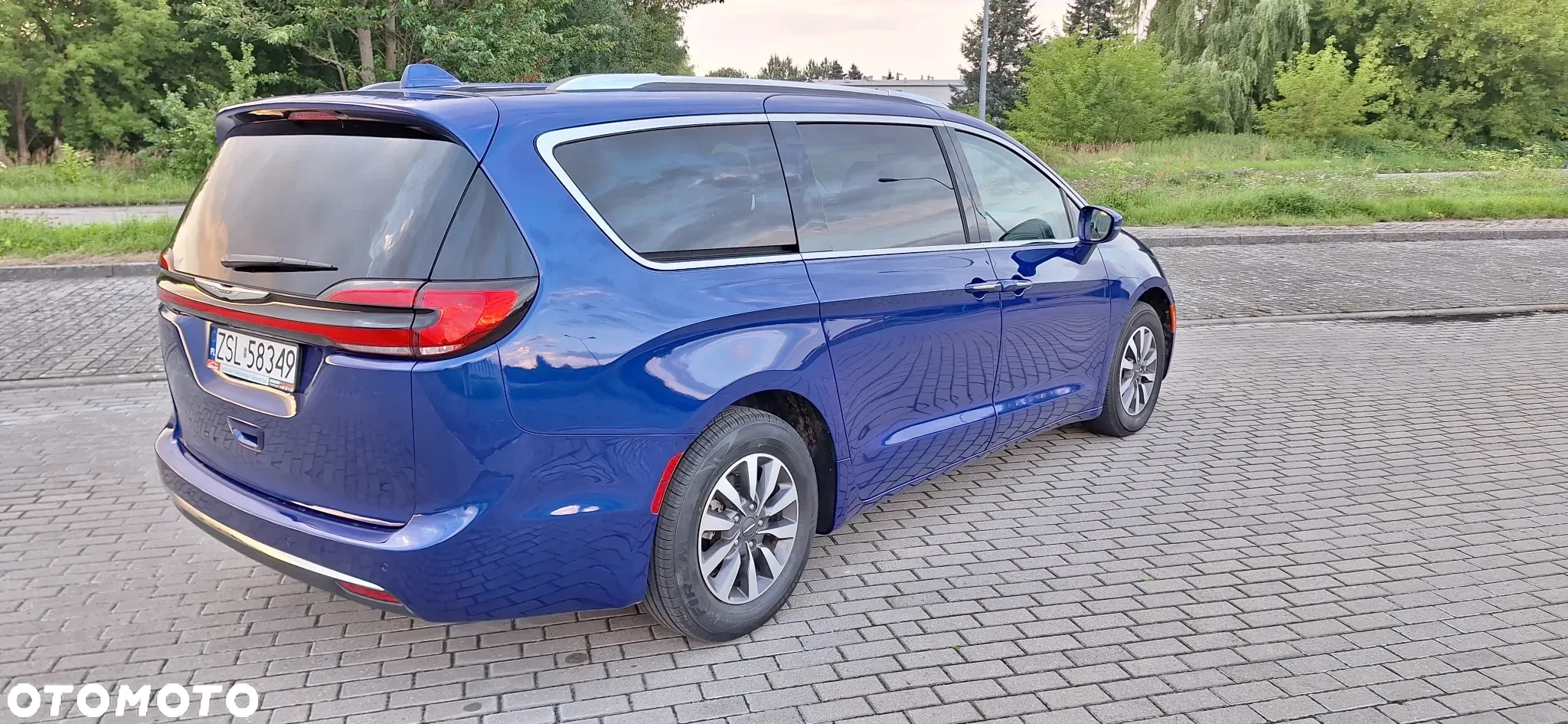 Chrysler Pacifica - 3