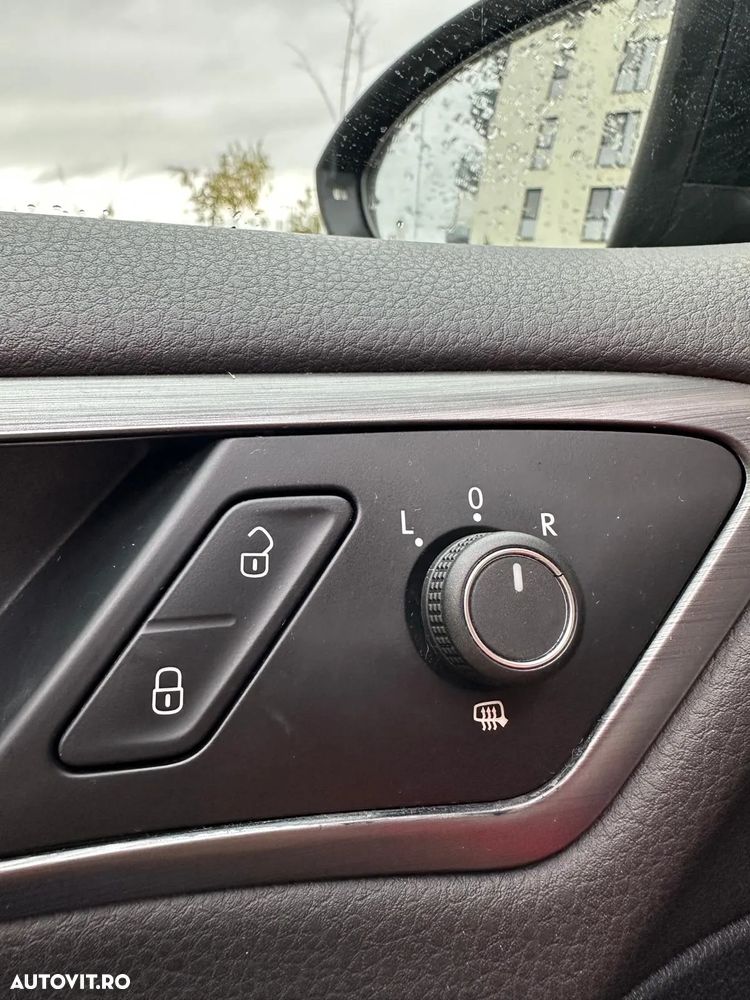 Volkswagen Golf 1.6 TDI Highline - 14