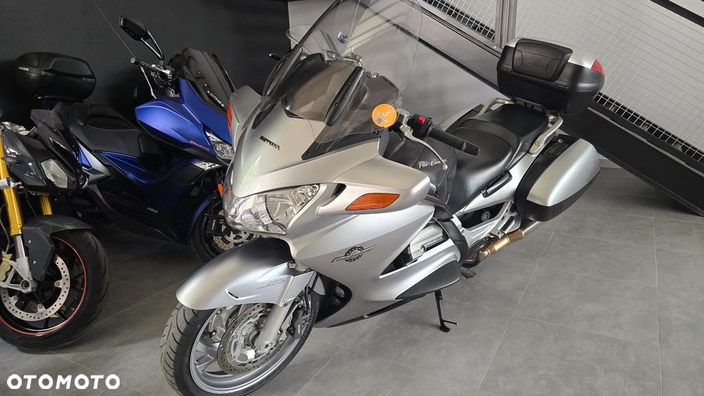 Honda ST - 17