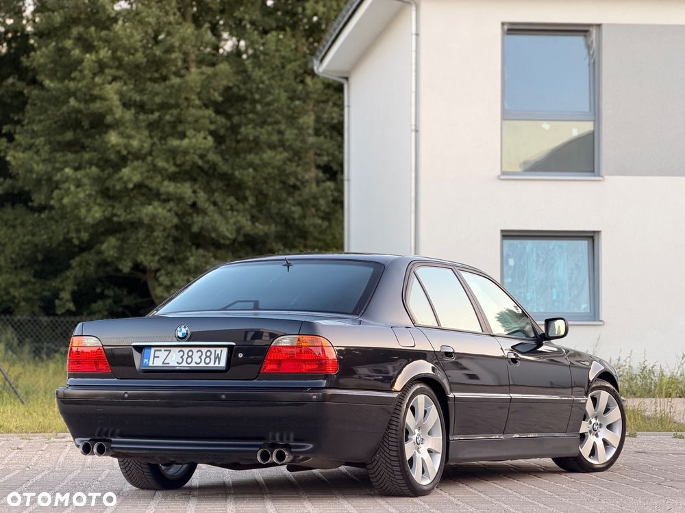 BMW Seria 7 728i L - 4