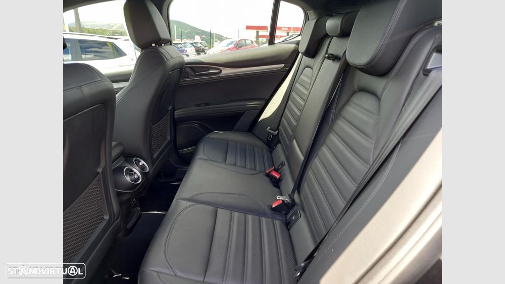 Alfa Romeo Stelvio 2.2 D Sprint Q4 AT8 - 31