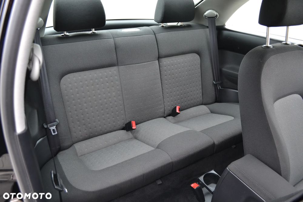 Volkswagen New Beetle - 38