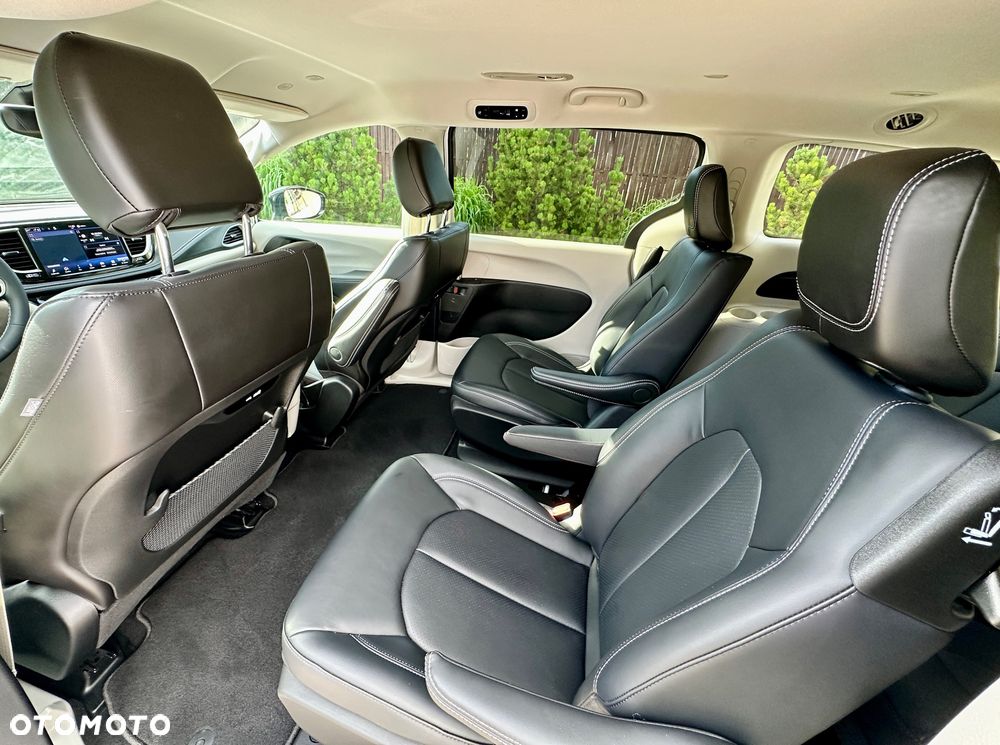 Chrysler Pacifica - 18