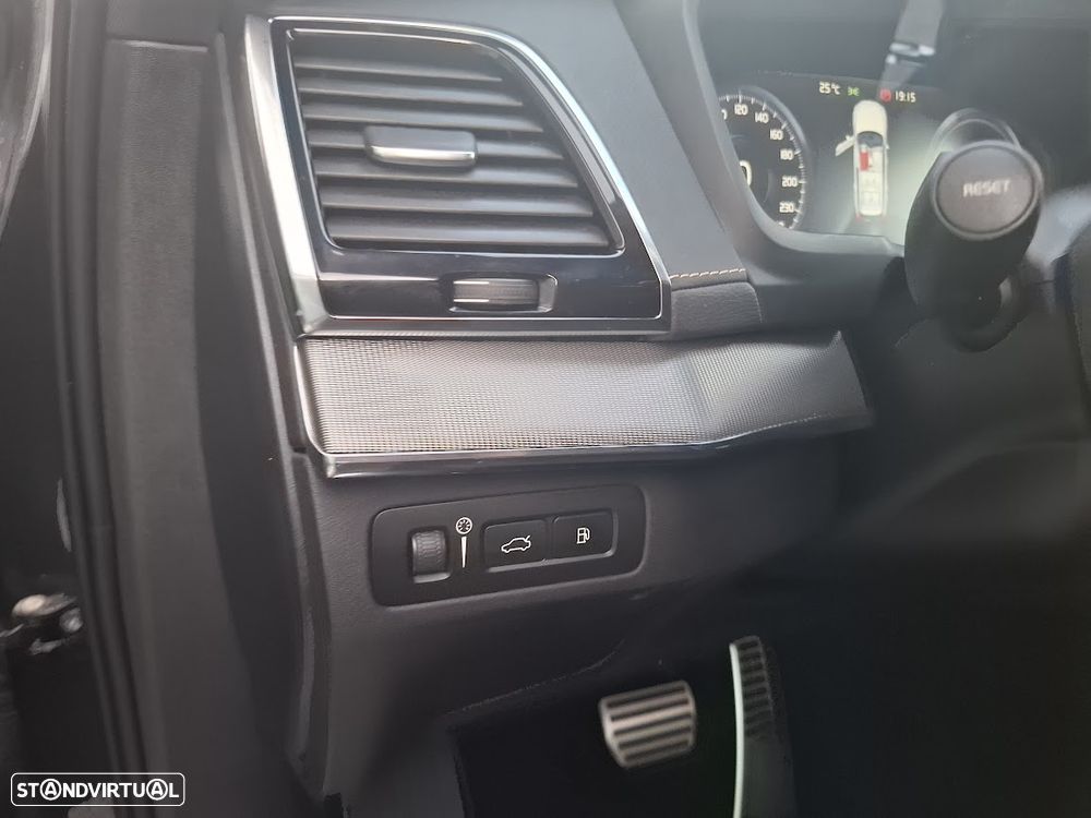 Volvo XC 90 2.0 T8 PHEV R-Design Expression AWD - 24